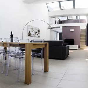 Apartment Comoloft